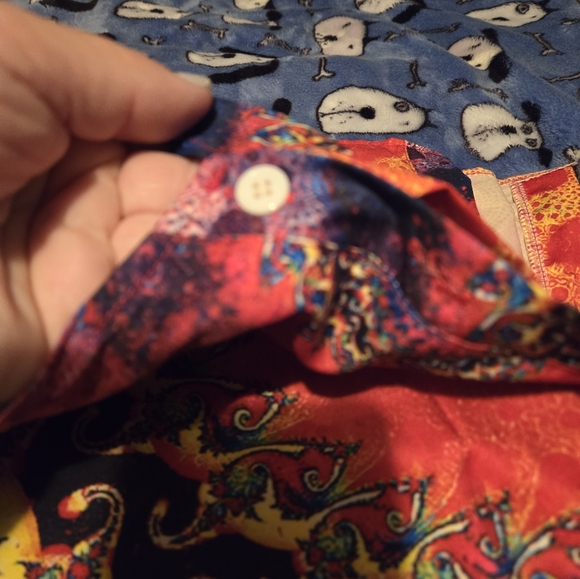 Ladies soft and silky button up top size xl - Picture 2 of 8